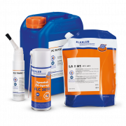 A composition of various ELKALUB containers. Shown are a white brush can with ELKALUB GLS 794/N2, a can of special oil spray FLC 3010, a tubular bag with LA 8 H1 and a blue 5-liter can of ELKALUB LFC 92100.