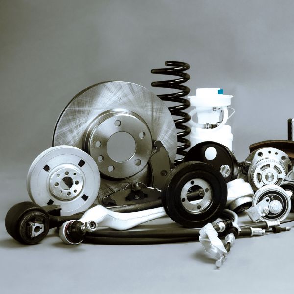 Übersicht diverser Bauteile aus der Automobilindustrie, geschmiert mit ELKALUB Schmierstoffen