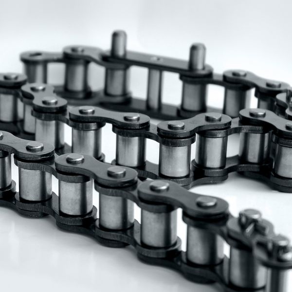 Darstellung einer mit ELKALUB geschmierten Kette aus einer Industrieanlage.