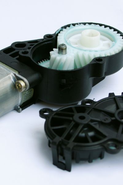 Darstellung eines Fensterhebergetriebes, geschmiert mit ELKALUB Schmierstoff