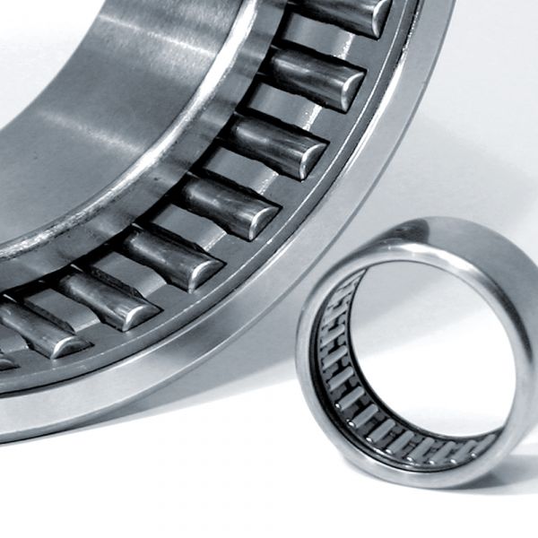 Darstellung eines kleinen und eines großen mit ELKALUB Schmierstoffen ausgestatteten Wälzlagers